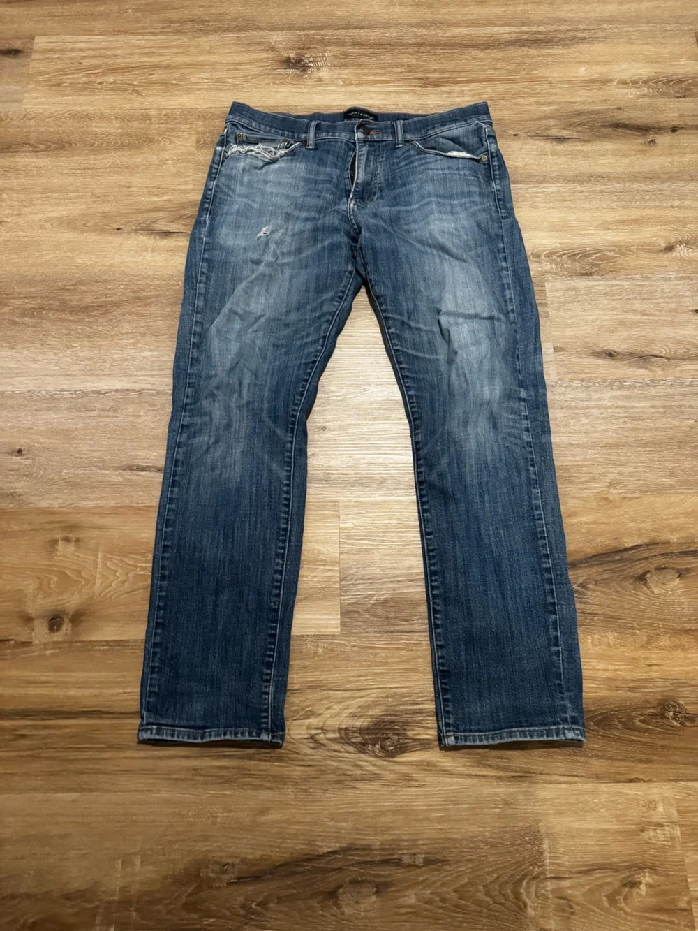 Lucky Brand Men’s Faded Blue Straight Jeans